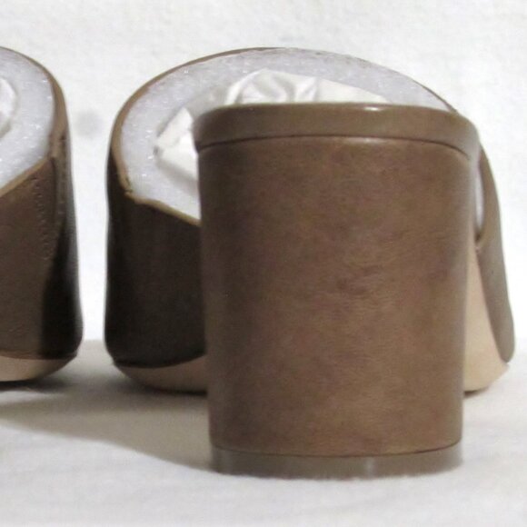 NEW Ladies VANELI Brown Leather Thong Sandals Heels Shoes 10 M Orig $175 - Picture 6 of 7